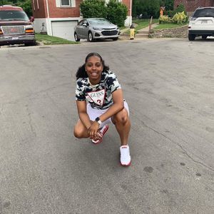 Meet your Posher, Monica